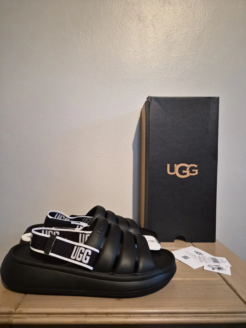 UGG Men’s Black Slide Sandals with Ugg Sport Logo Strap Sz10